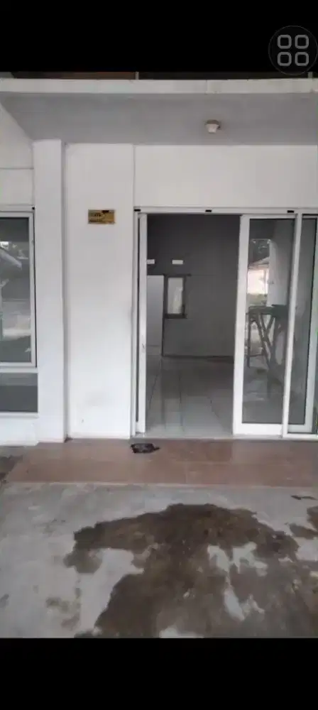 DIJUAL RUMAH Pinggir Jalan Perumahan