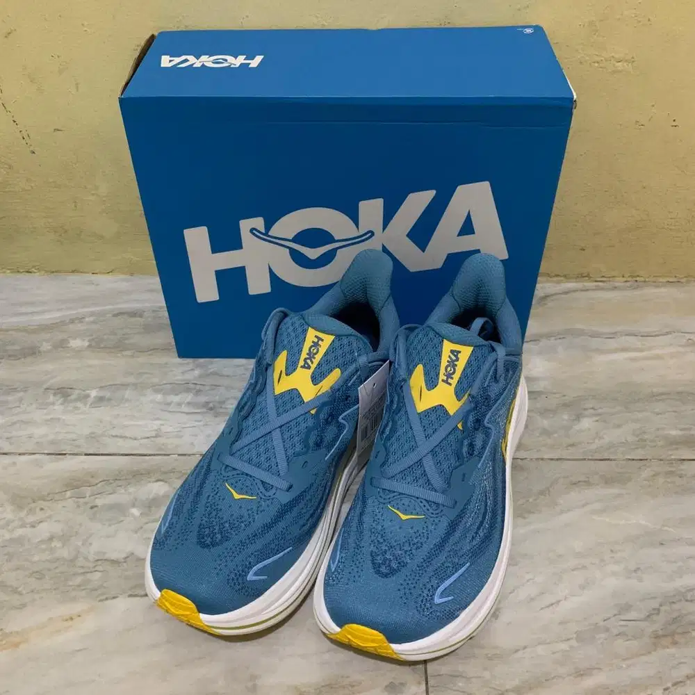 Hoka M Clifton 10