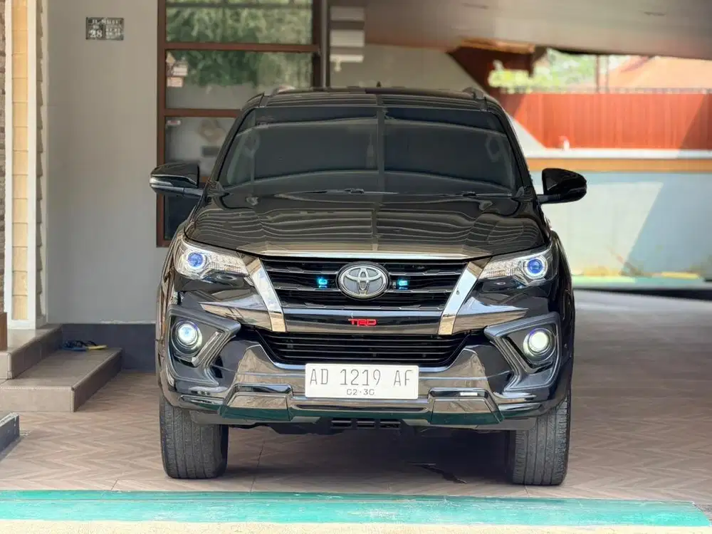 Fortuner VRZ TRD S 2019 Kick Sensor Low KM