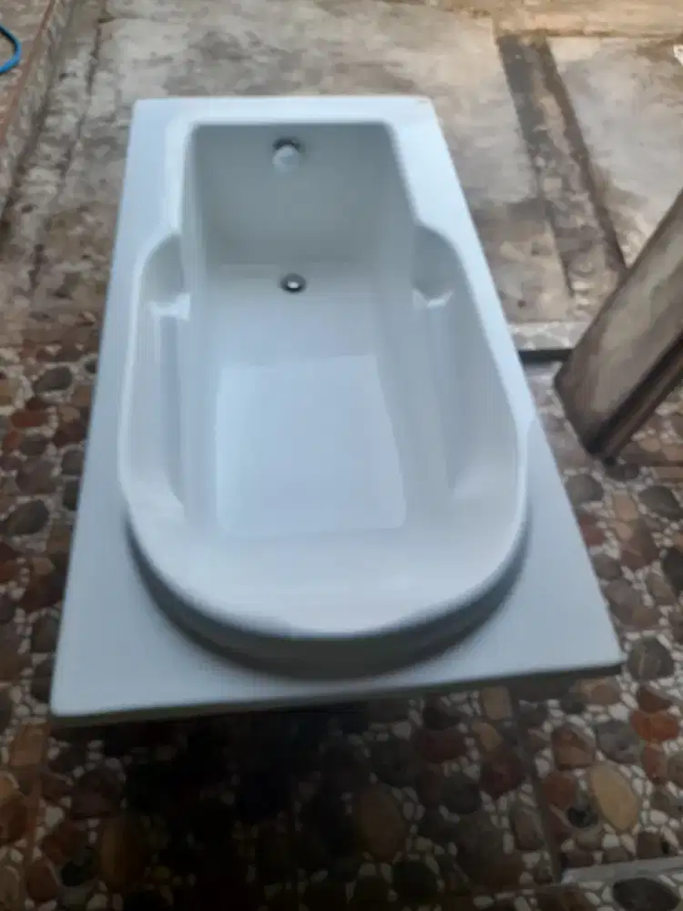 Bathtub Bekas Kondisi Baik, Harga Murah Rp750 Ribu