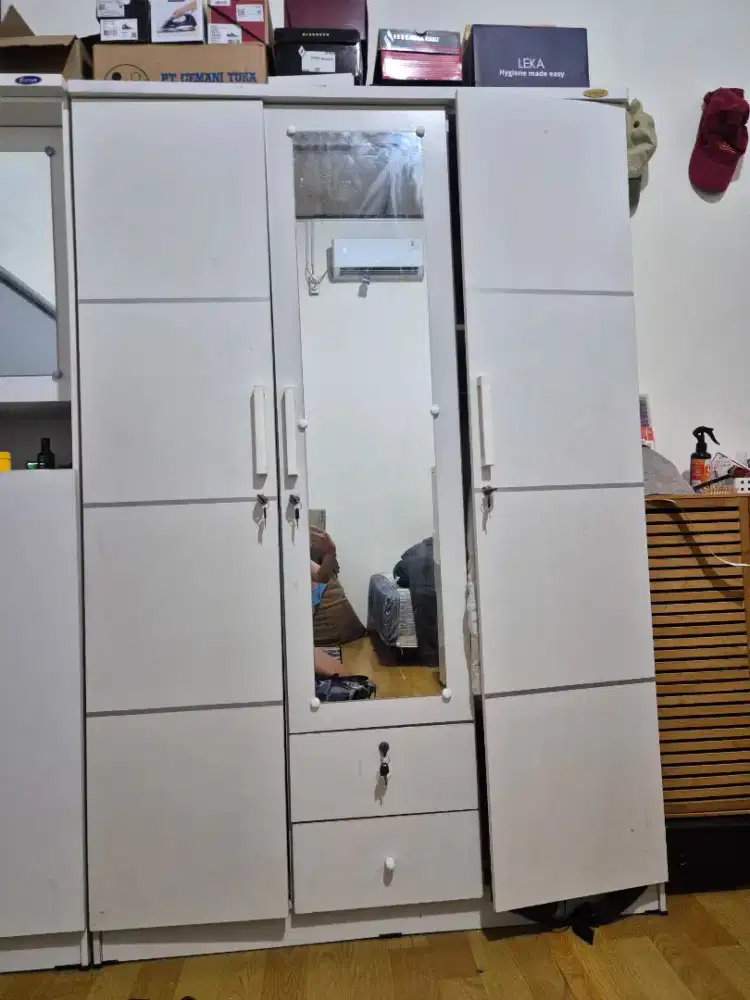 JUAL LEMARI 3 PINTU MURAH NEGO SAMPAI JADI