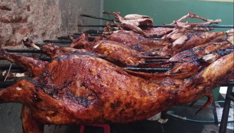 paket kambing guling utuh 1 ekor bisa 50 porsi layak siap pesta hajat