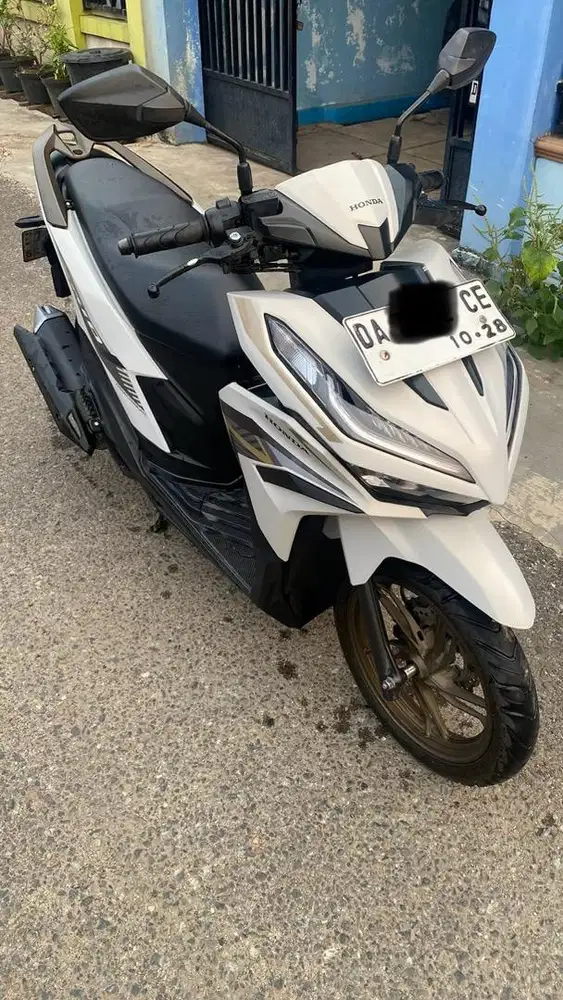 Dijual vario 125 warna putih cbs iss