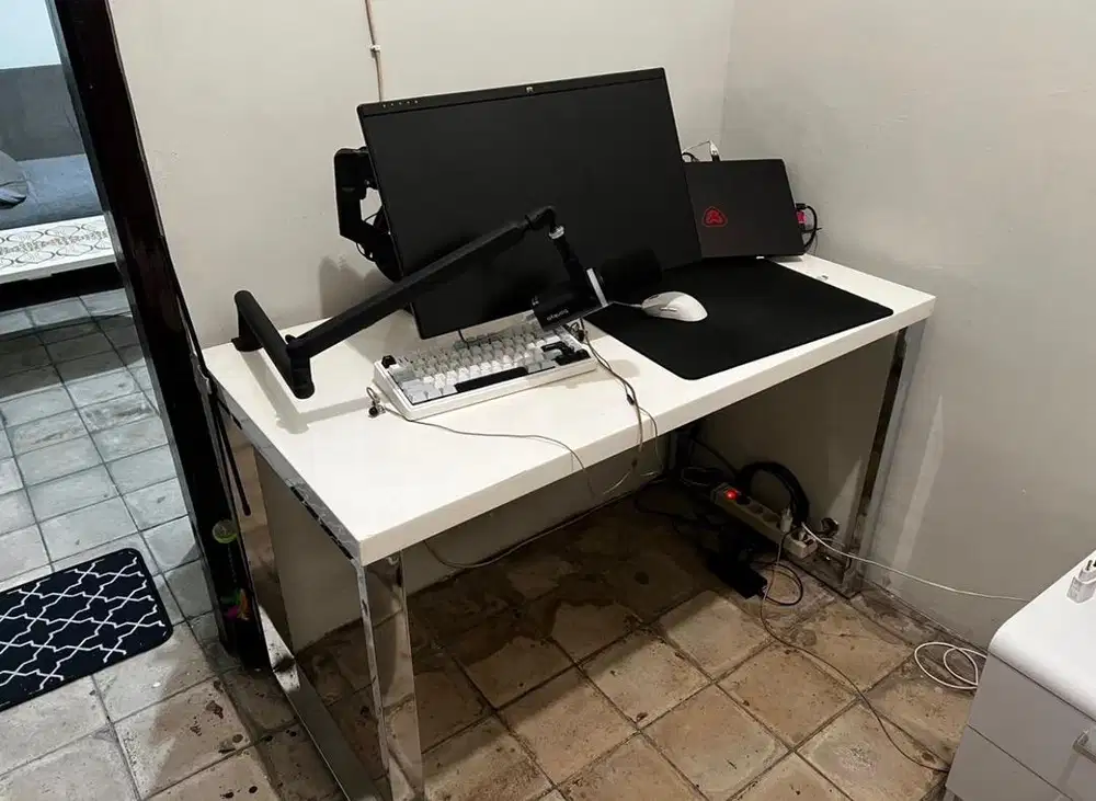 Dijual meja INFORMA