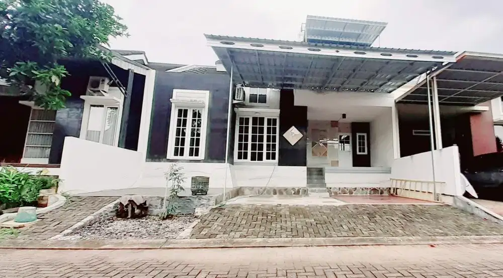 DIJUAL RUMAH ADA ROOF TOP DI GRAHA TAMAN PELANGI DEPAN DANAU BSB
