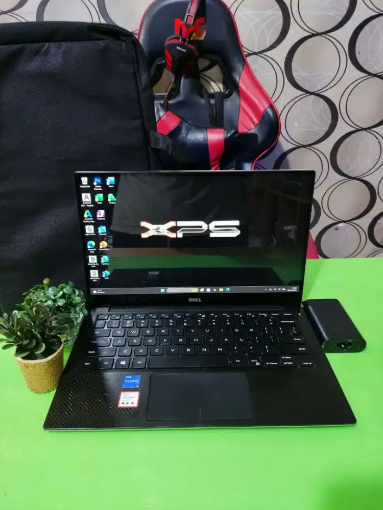 Laptop SuperSlim Dell XPS 13 Premium RAM 16GB SSD 512GB Siap Pakai