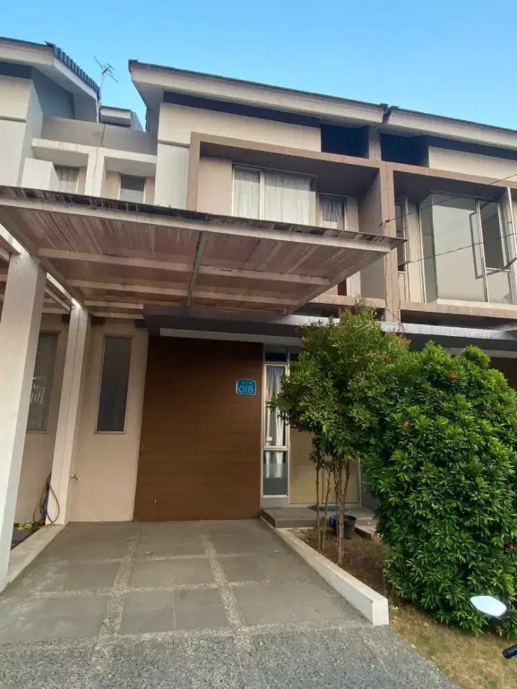 Disewakan Rumah 2 Lantai, Grand Duta City