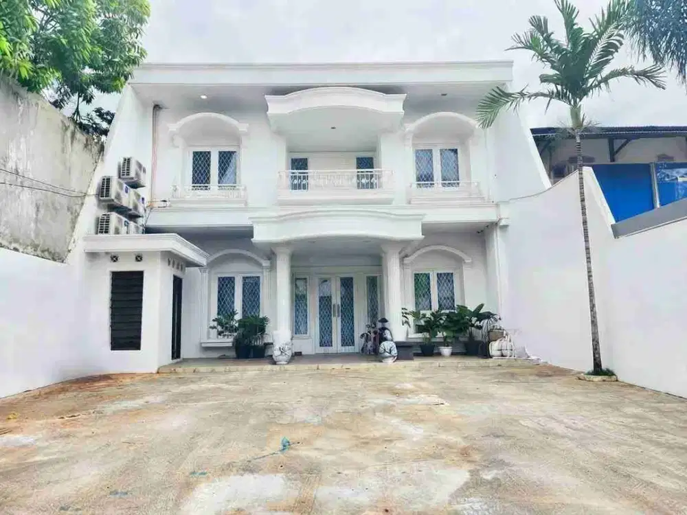 Sewa Rumah Usaha Parkir Luas Kemang Jakarta Selatan