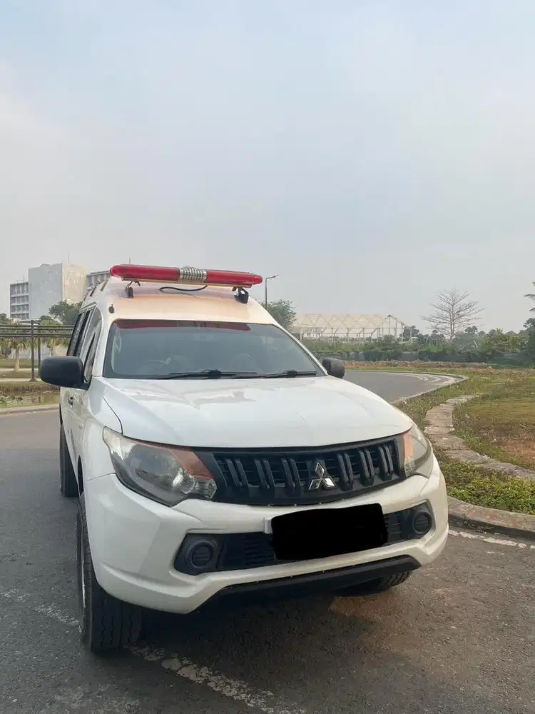 Jual ambulan triton 4x4