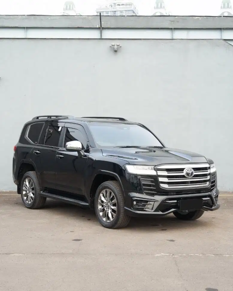 Toyota Land Cruiser LC300 VXR 2025 LC 300 pemakaian 2026 (#2024 #2023)