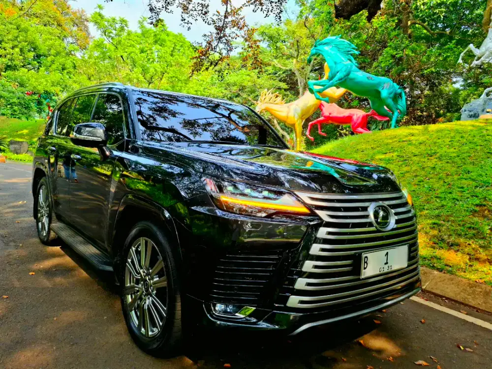 Lexus LX700h Hybrid VIP 4 Seater