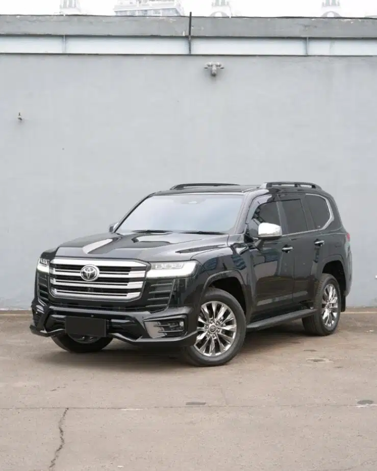 Toyota Land Cruiser LC300 VXR 2025 LC 300 pemakaian 2026 (#2024 #2023)
