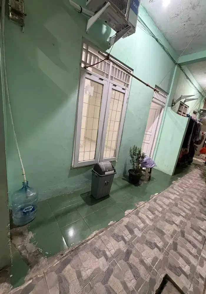 Kontrakan rumah tahunan, tidak bisa bulanan..