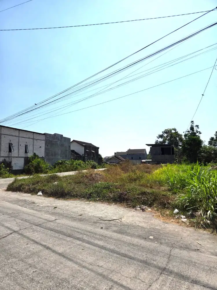 Tanah Hook Strategis dekat Jalan Raya Pasekan