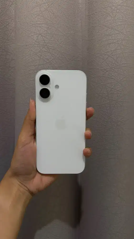 IPhone 16 Putih 128 GB