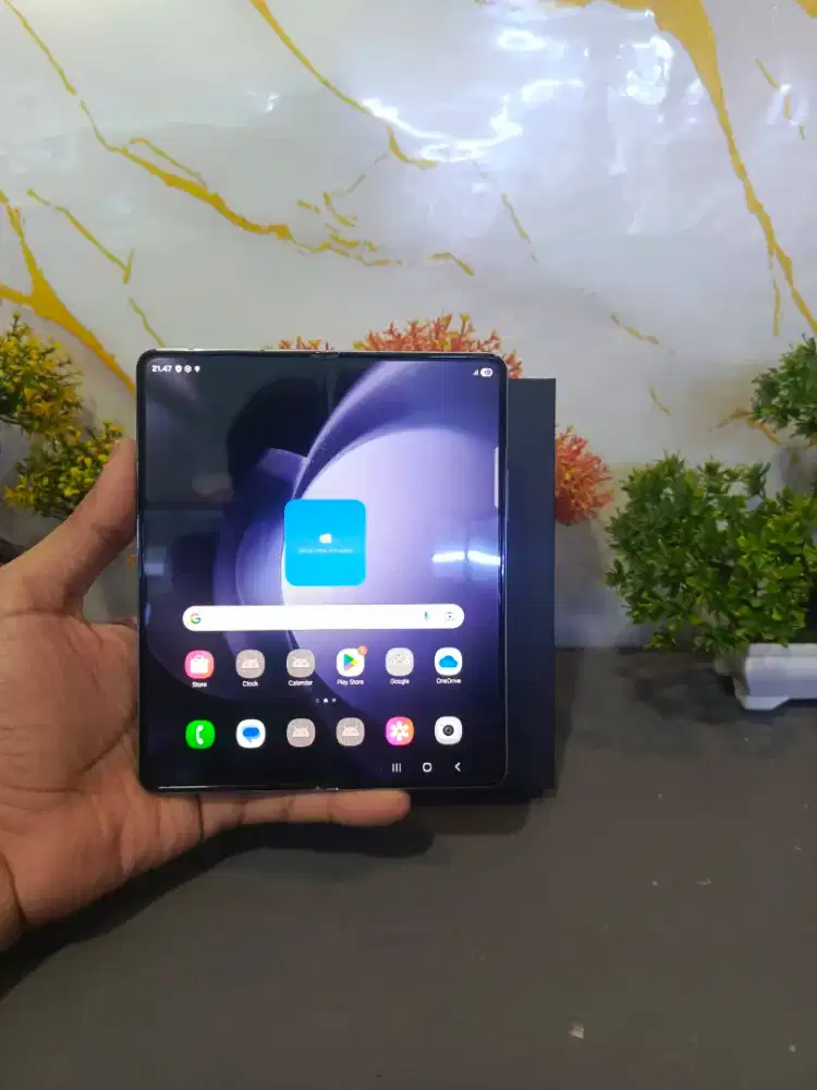SAMSUNG Z FOLD 5 5G RAM 12/512GB ORIGINAL SEIN MULUS NORMAL

TAMPI