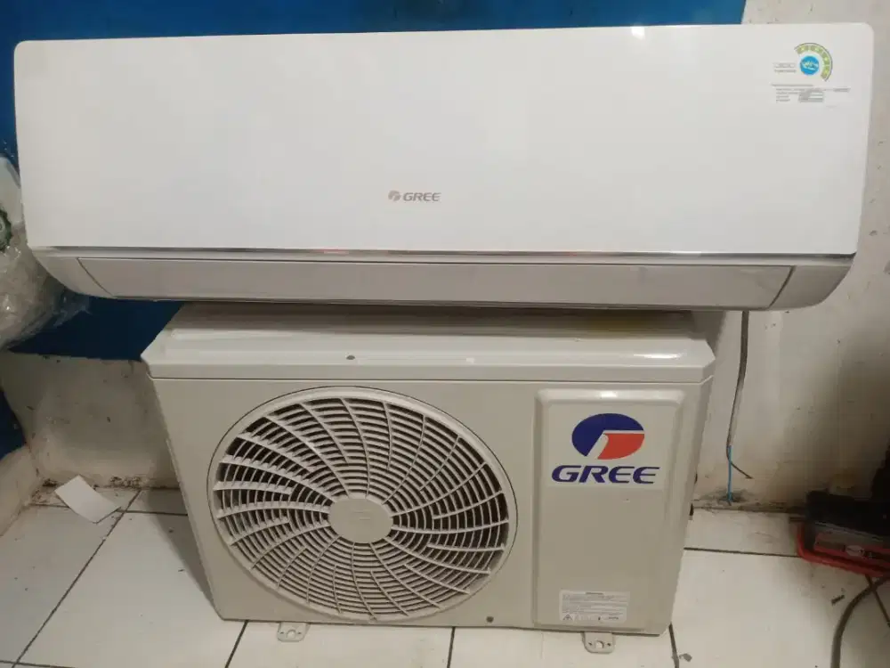 AC split 1pk merk Gree masih dingin