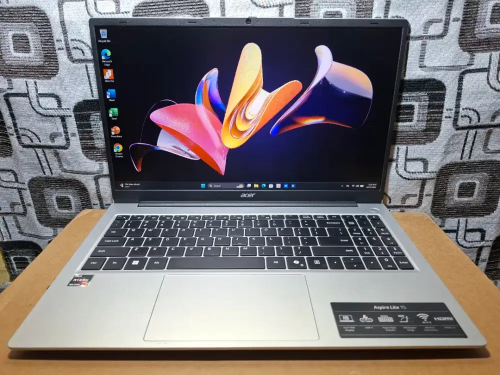 Acer Aspire Lite 15 Ryzen 7-7730 ram 16gb Garansi 2027 slim bazelless