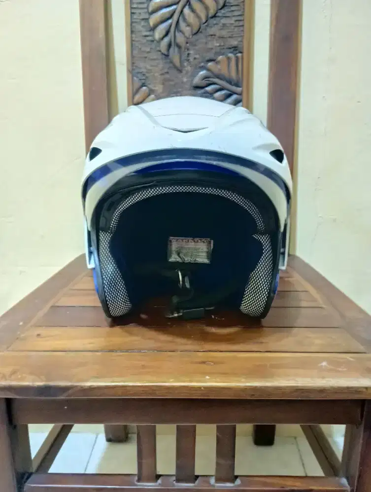 HELM POLISI LANTAS