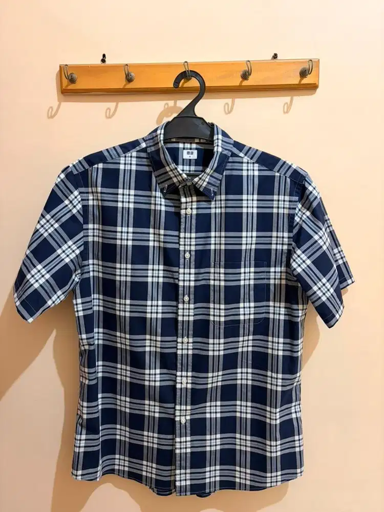 Kemeja Kotak Uniqlo