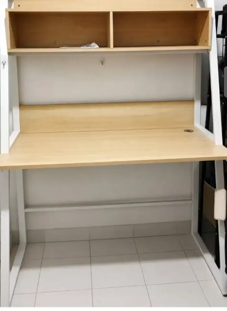 Preloved Gerald Meja Kantor / Meja Kerja

Brand Informa
