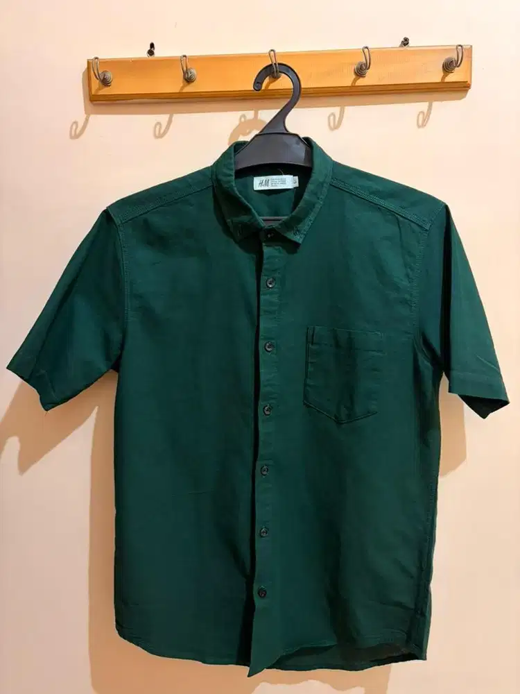 Kemeja Emerald HnM