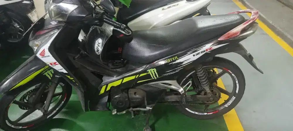 Jual aja ne Supra helm in,udah decal stiker