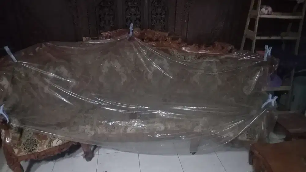 Sofa & Meja Ukir Jepara (Set 4 in 1) – Kualitas Mewah, Harga Ramah!