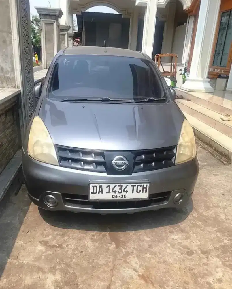 Dijual mobil Nissan grand Livina 
Tahun 2008 ss hidup siap pakai bos