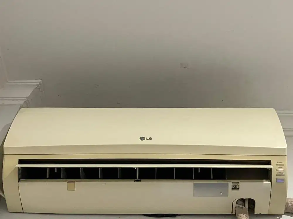 Di jual AC merk LG kondisi maaih bagus dan dingin