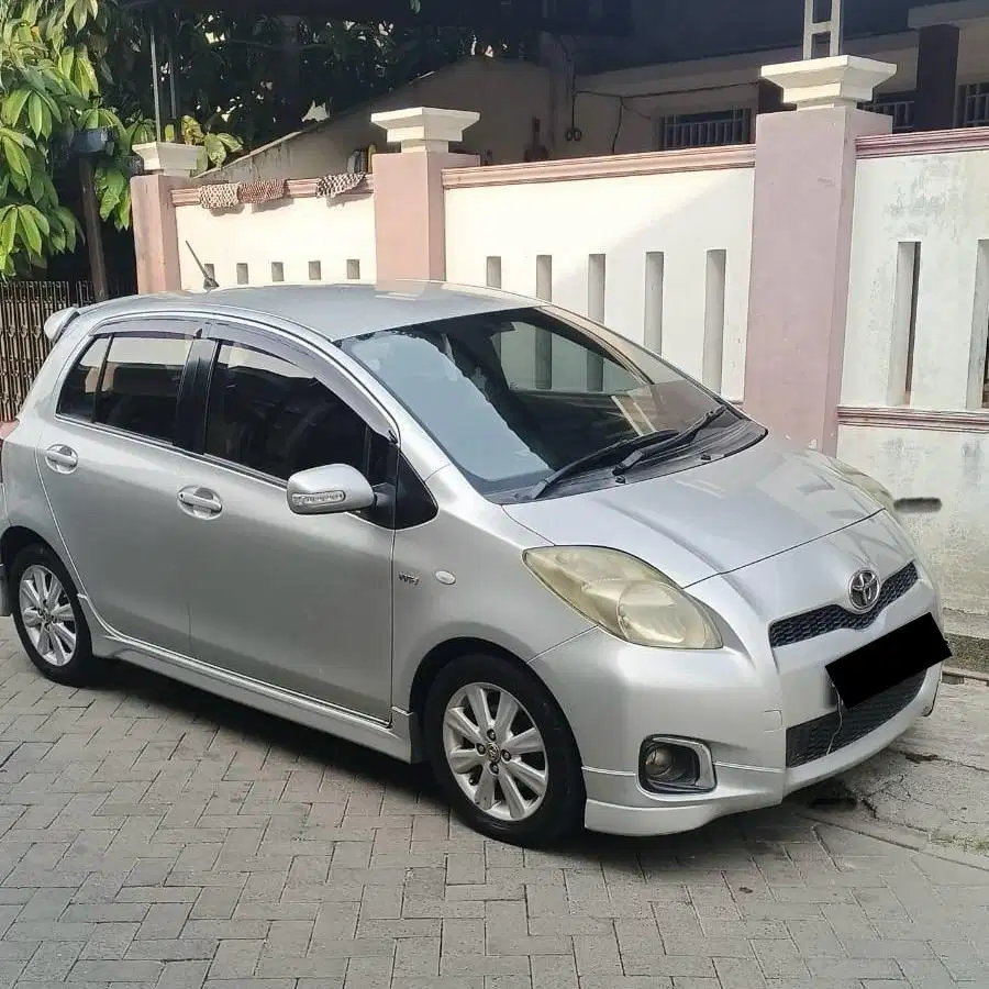 Yaris e manual 2012