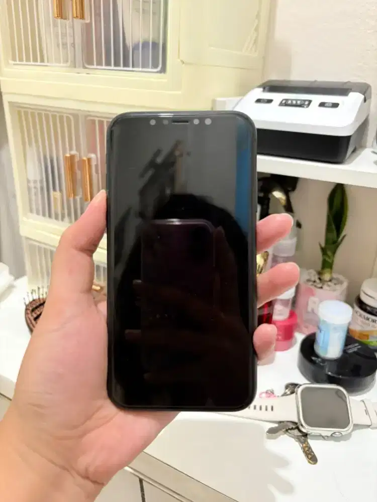 Iphone 11 Hitam 64gb ex Inter Mulus