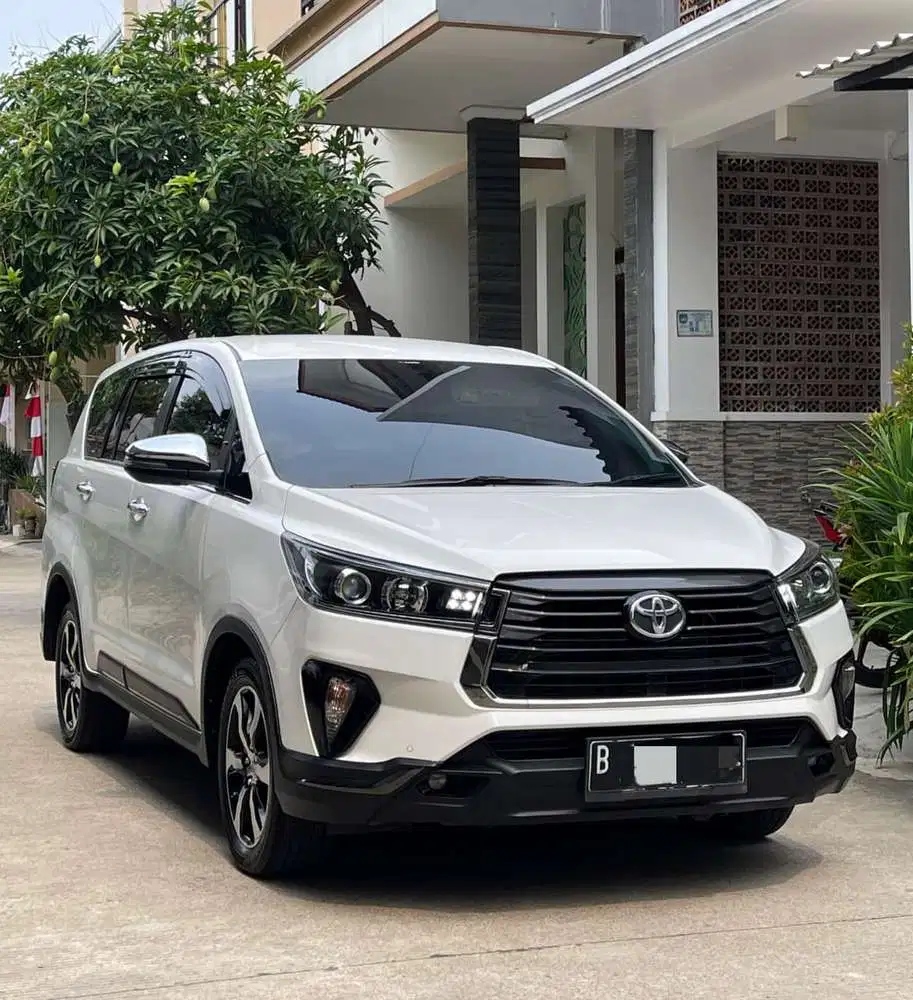 SEPERTI BARU ! Toyota  Innova VENTURER DIESEL AT TH 2023 2022