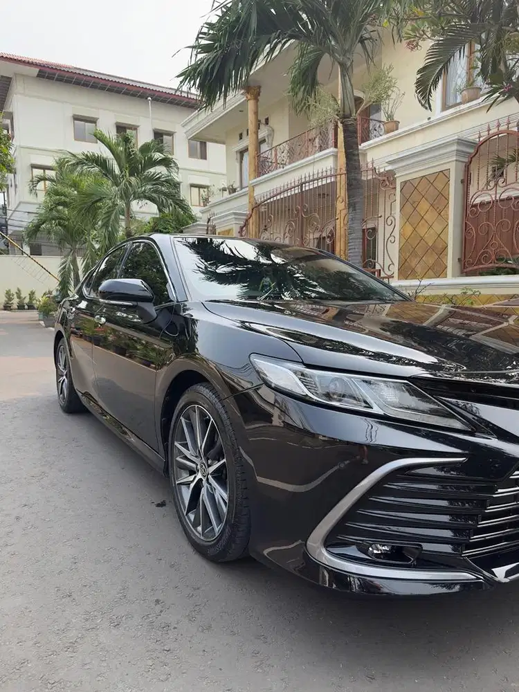 Toyota Camry 2022 LOW KM!