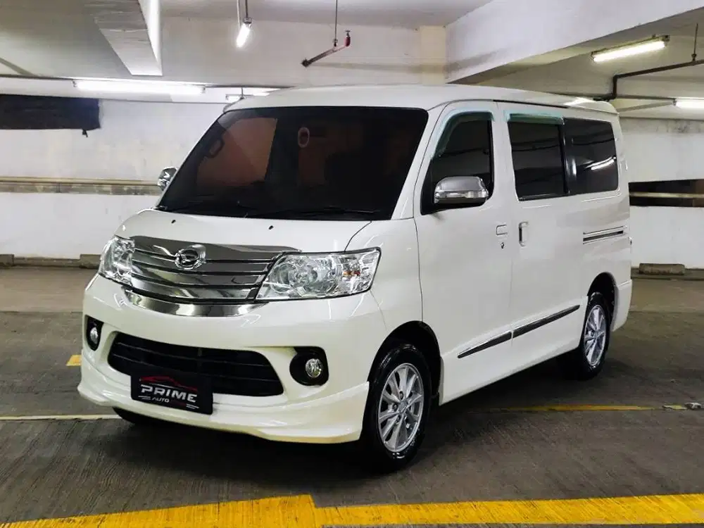 FULL ORI‼️ LIKE NEW‼️ Daihatsu Luxio 1.5 X Automatic 2017