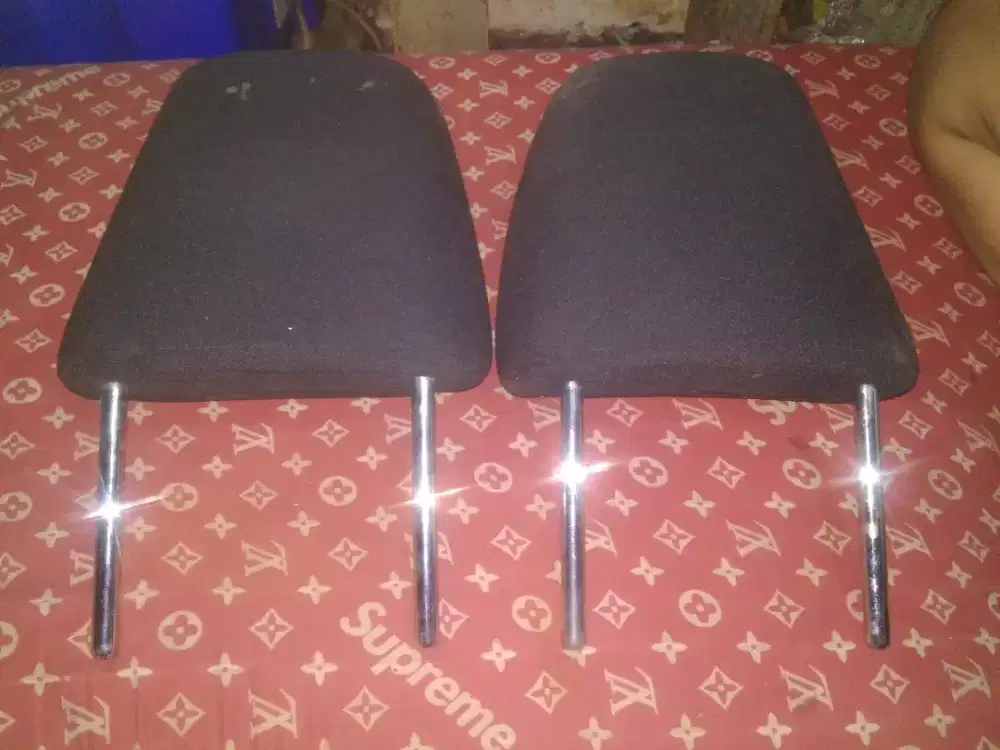 Headrest ex suzuki karimun/barter