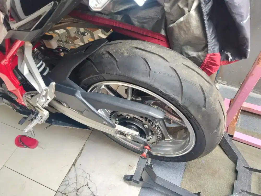 Pelek CBR 250rr ukuran 5'5 dan ban ukuran 160