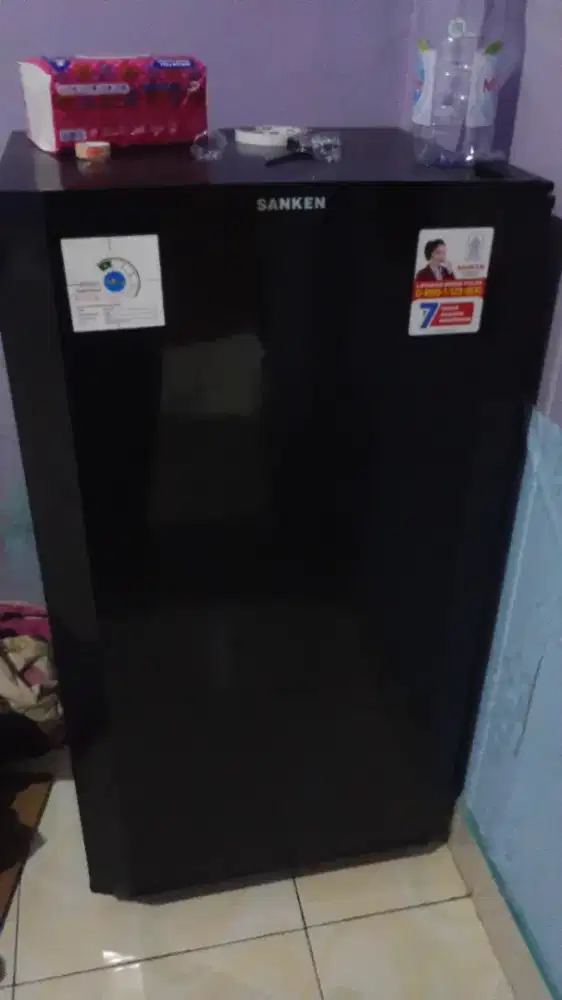 Di jual kulkas merk Sanken