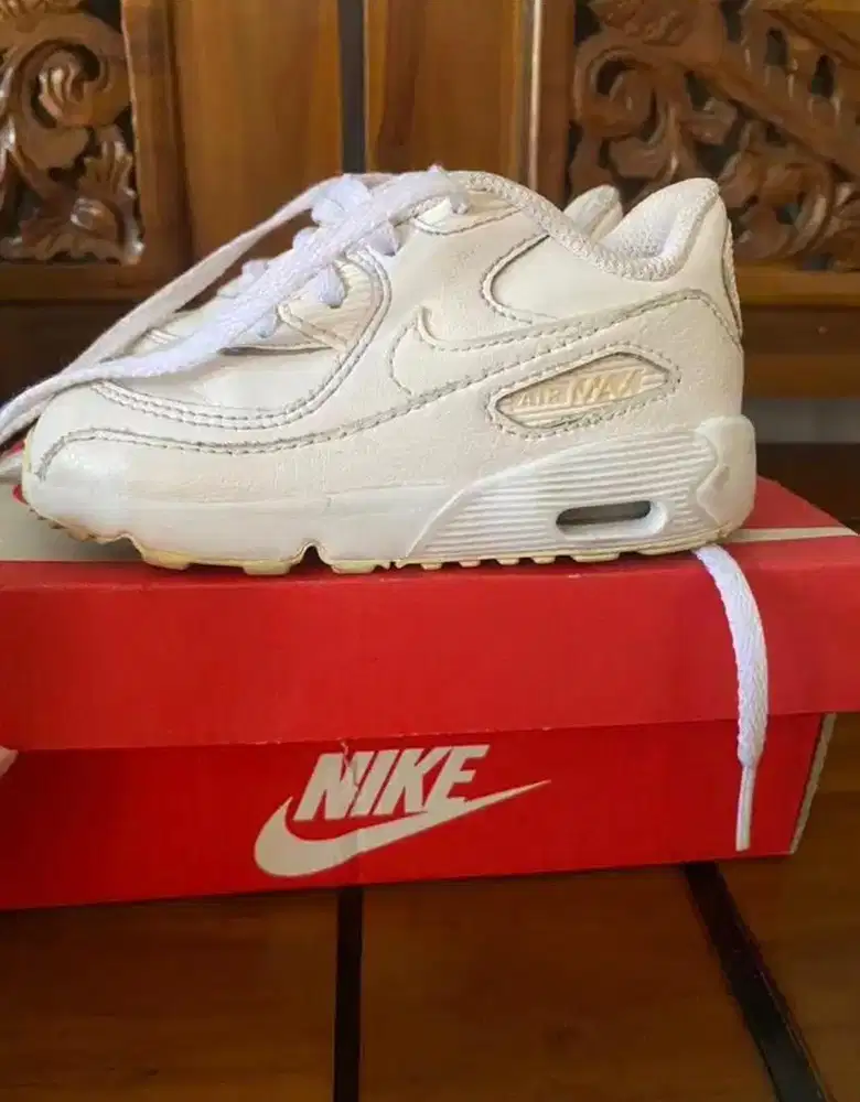 Sepatu anak merk Nike