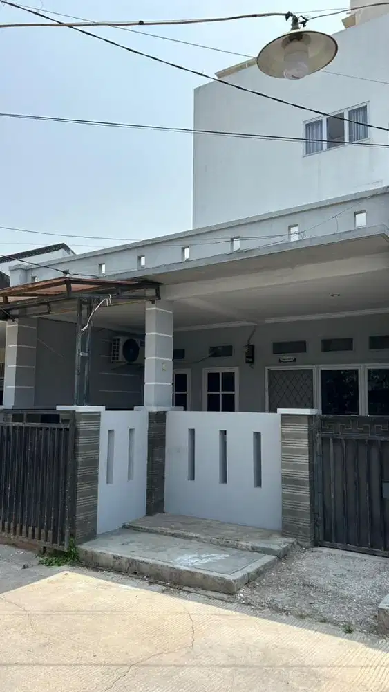 Disewakan Rumah, Strategis, Bebas Banjir, Siap Huni, Nyaman Systemgate