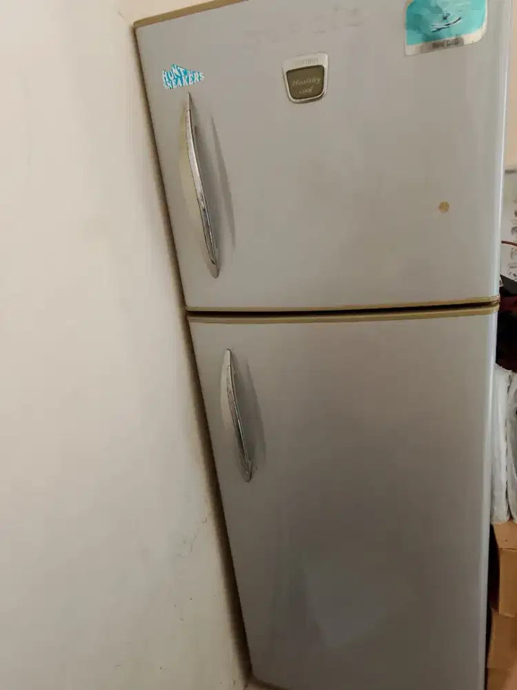 Kulkas 2 Pintu Merk Glacio Toshiba