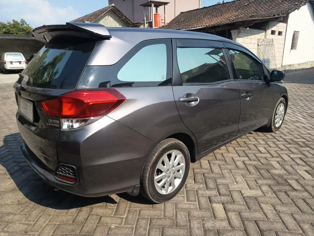 Dijual Mobilio E Automatic 2015 Abu-abu di Madiun