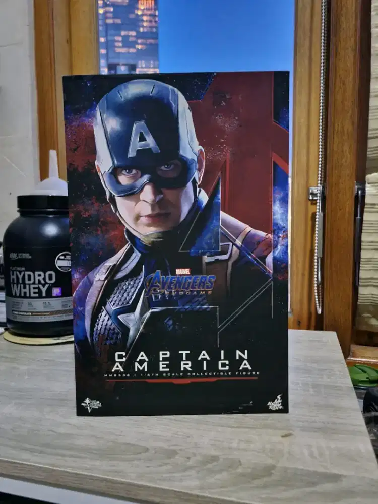 HOT TOYS CAPTAIN AMERICA AVENGERS ENDGAME CHRIS EVAN
