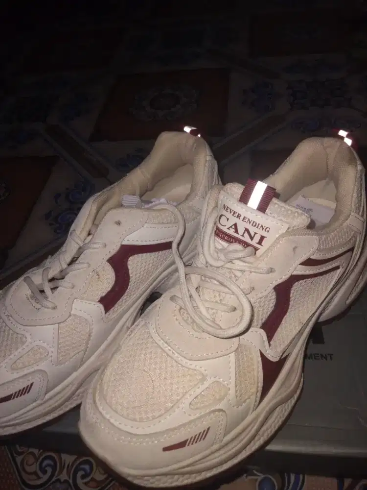 Cani Yumna Sepatu Sneakers