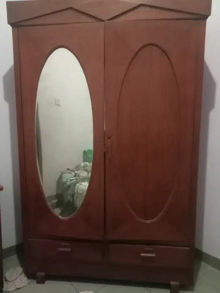 Lemari Pakaian Kayu Jati