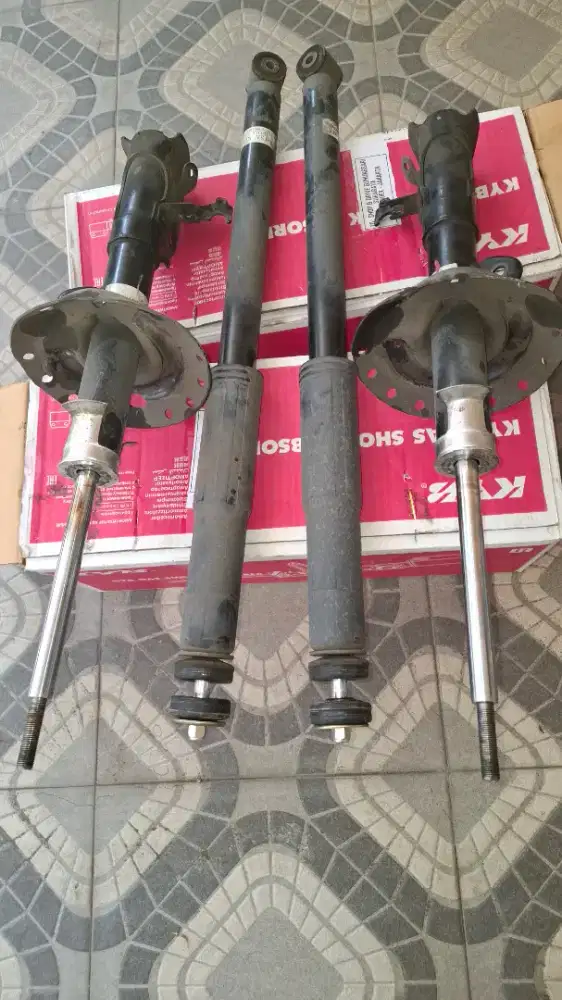 Shock beakrr brv depan, belakang, kondisi 75%