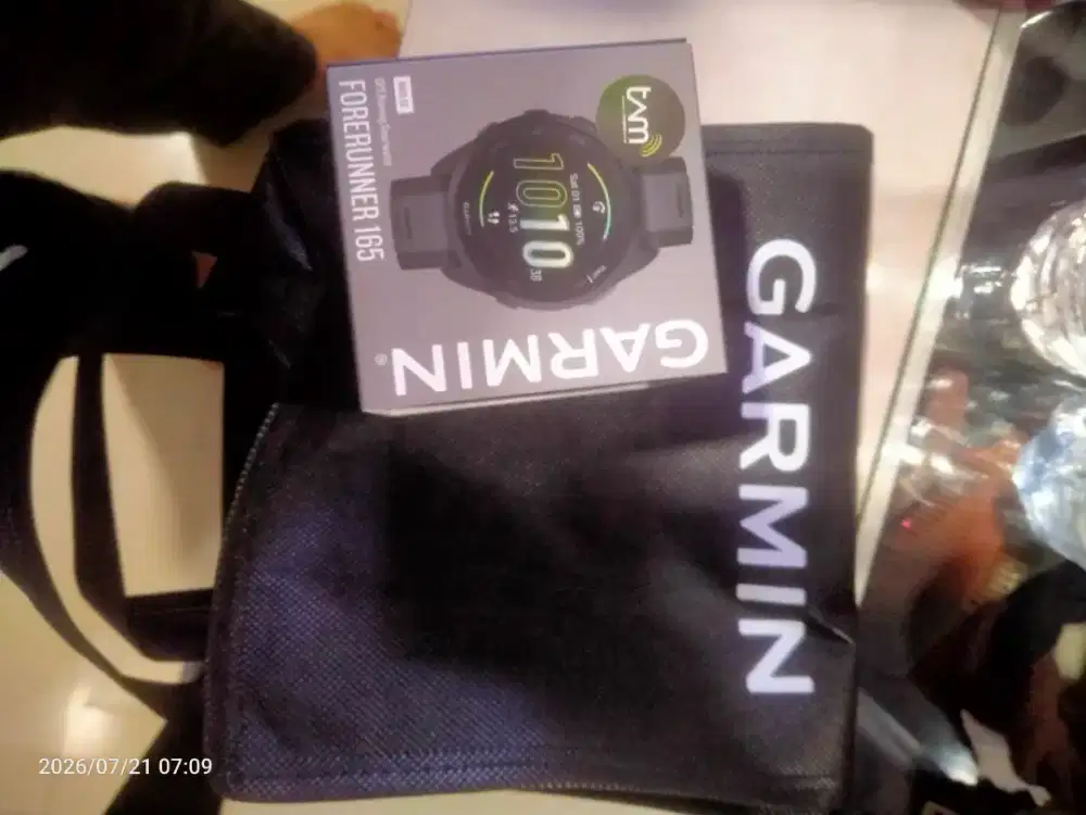 Jam tangan Garmin forerunner 165