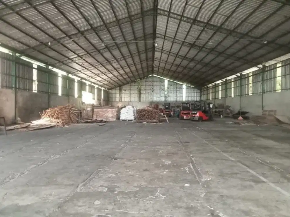 Dijual Pabrik Kayu Lapis Strategis di Secang Magelang