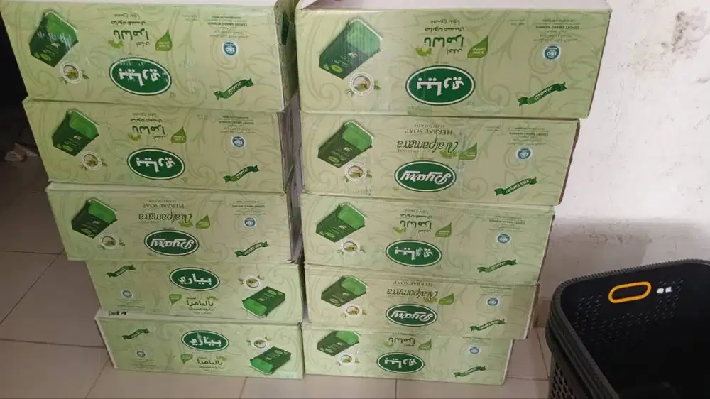 Admin Packing Barang Kosmetik