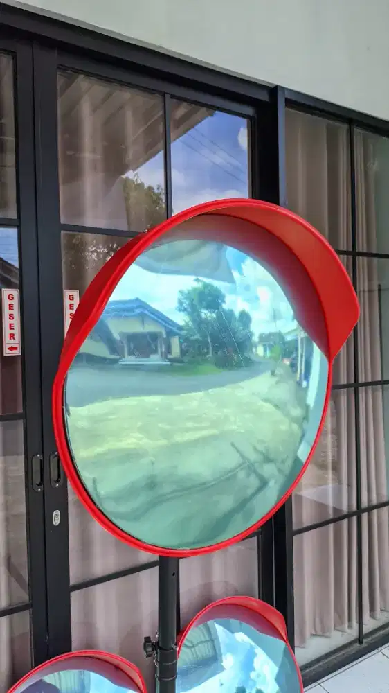 Kaca Cembung Jalan Convex Mirror